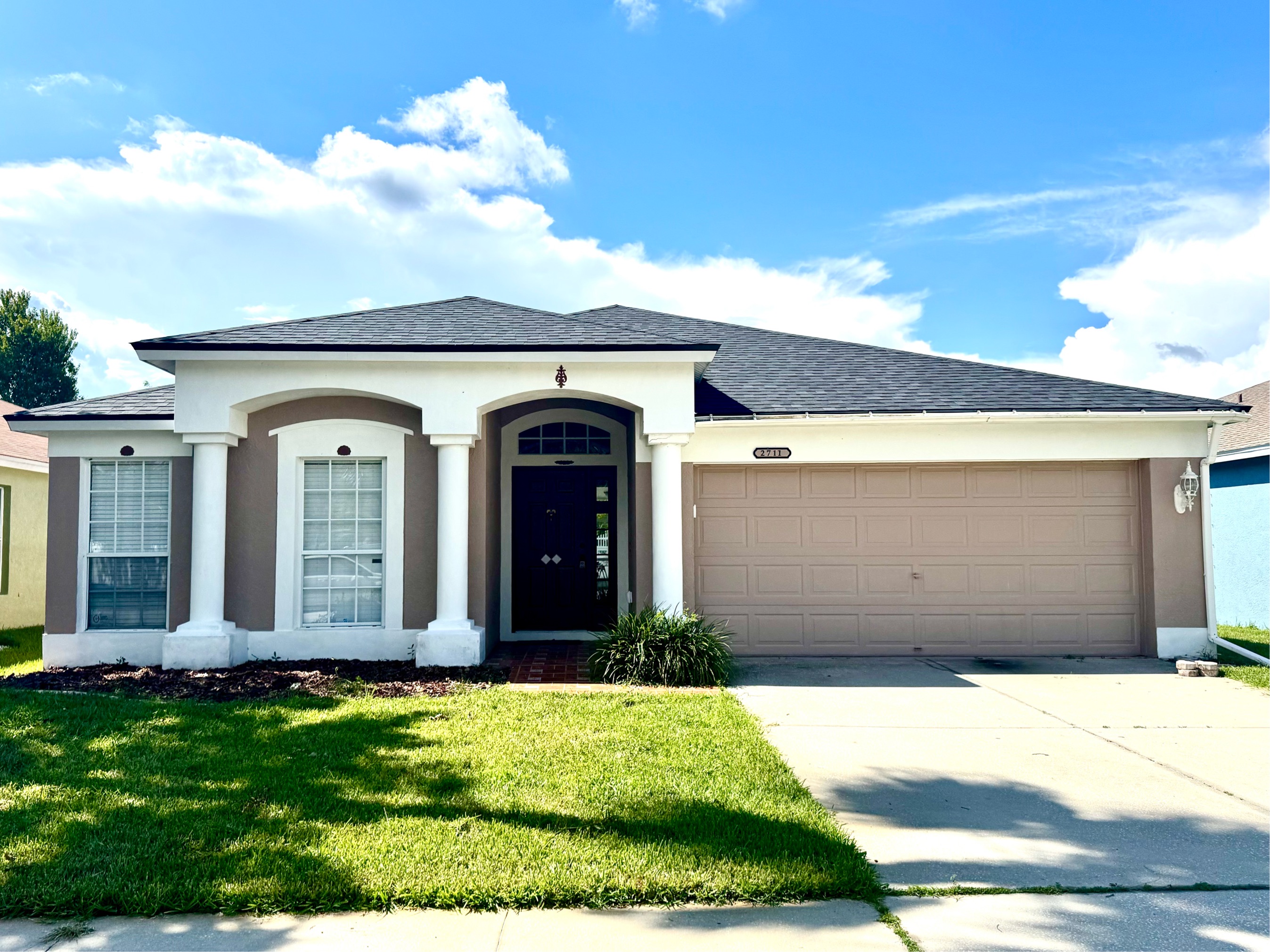 2711 Breakwater Court